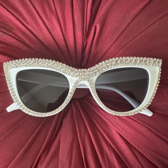 SALE!  Women\'s Sunglasses Cat Eye White Encrusted in Rhinestones Accessories